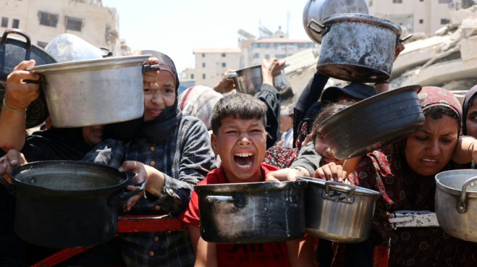 Israel anuncia primeiras entregas de ajuda humanit&aacute;ria para Gaza