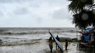 Bangladesh: un million d'habitants fuient le puissant cyclone Remal, qui a touch&eacute; terre