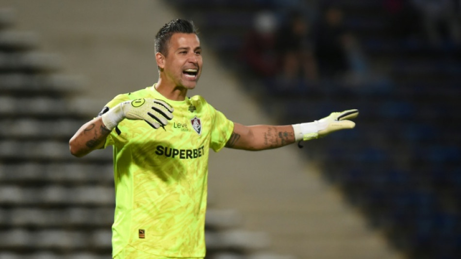 Fluminense empata com Independiente Rivadavia no fim (1-1) em noite de recorde de F&aacute;bio