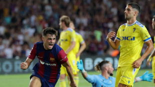 Barca snatch late win over Cadiz in new home, Atletico draw at Betis