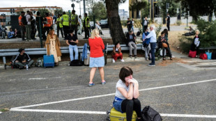 Une deuxi&egrave;me journ&eacute;e de fausses alertes dans les a&eacute;roports fran&ccedil;ais