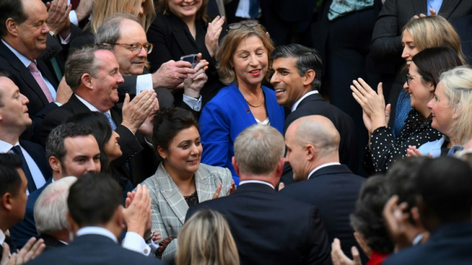 Rishi Sunak tendr&aacute; que poner en pie una econom&iacute;a brit&aacute;nica de rodillas