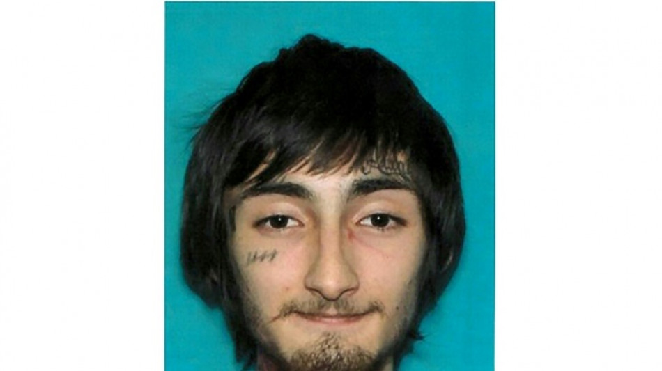 Le suspect de la fusillade pr&egrave;s de Chicago, un "rappeur YouTube" aux pens&eacute;es violentes