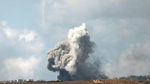 Israel ataca alvos do Hezbollah no L&iacute;bano ap&oacute;s bombardeios que mataram mais de 500