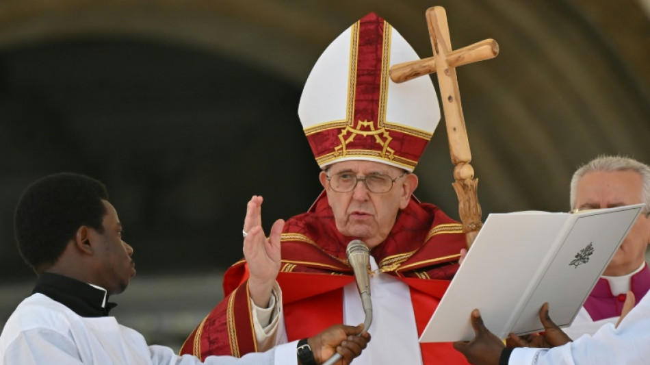 Papst bedankt sich bei Palmsonntagsmesse f&uuml;r Genesungsw&uuml;nsche