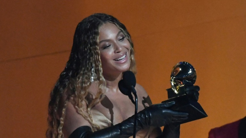 Beyonc&eacute; lidera a corrida pelo Grammy com 11 indica&ccedil;&otilde;es