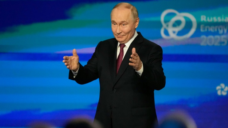 Putin diz que R&uacute;ssia segue sendo 'um dos principais produtores de petr&oacute;leo', apesar das press&otilde;es