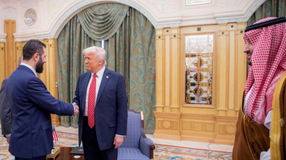 Trump pide a Siria que normalice relaciones con Israel tras levantar las sanciones