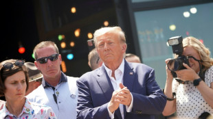 S&eacute; patriota &iexcl;Dona!, el lema de Trump para rentabilizar las inculpaciones