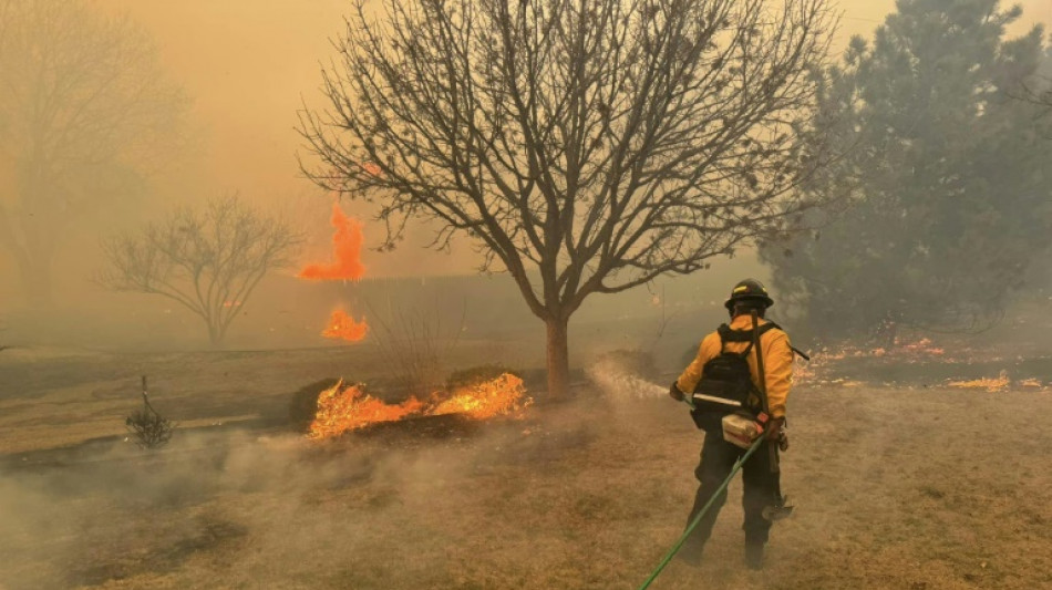 Chuvas 'colaboram' no combate a maior inc&ecirc;ndio florestal da hist&oacute;ria do Texas