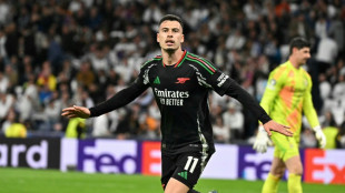 Arsenal vence Real Madrid (2-1) no Bernab&eacute;u e vai enfrentar PSG nas semis da Champions