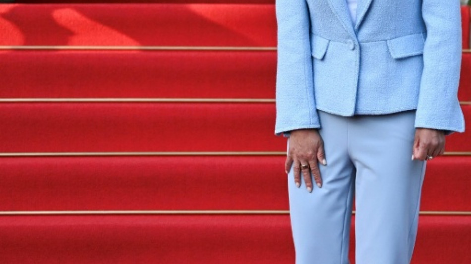 Presidente interina da Venezuela promete organizar elei&ccedil;&otilde;es livres