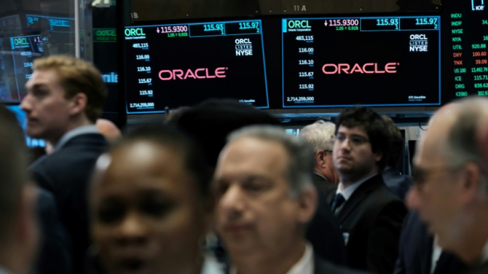 Wall Street conclut en ordre dispers&eacute;, la technologie lest&eacute;e par Apple