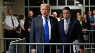 A implac&aacute;vel eros&atilde;o dos processos penais contra Donald Trump