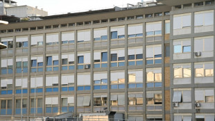 Octava noche en el hospital para el papa Francisco, que "no est&aacute; fuera de peligro"