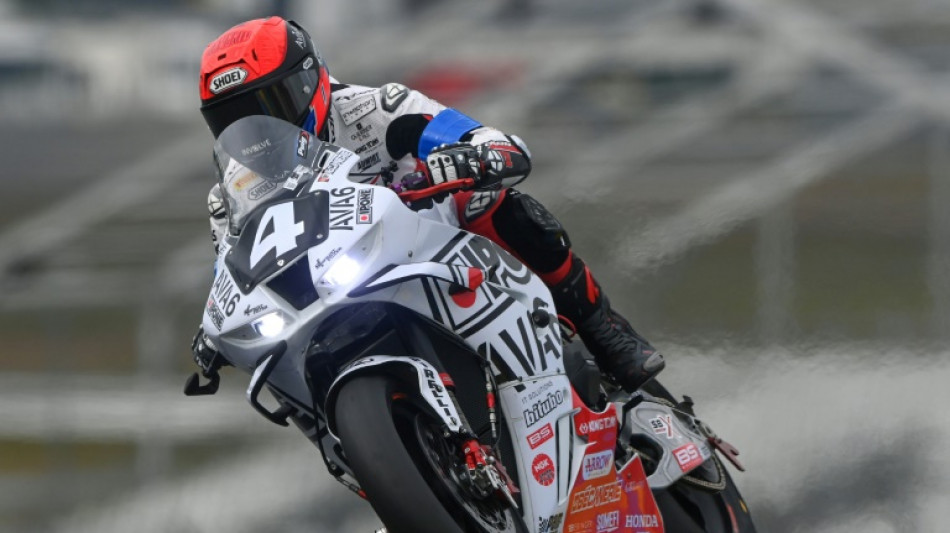 Entre crêpes et micro-siestes, les pilotes au défi hors norme des 24 Heures motos