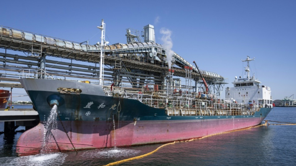 Petr&oacute;leo desaba e bolsas operam em forte alta por cessar-fogo no Ir&atilde;