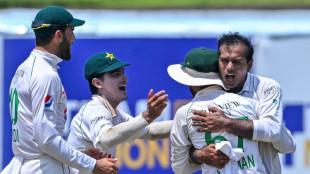 Pakistan spinners make inroads but Sri Lanka take lead
