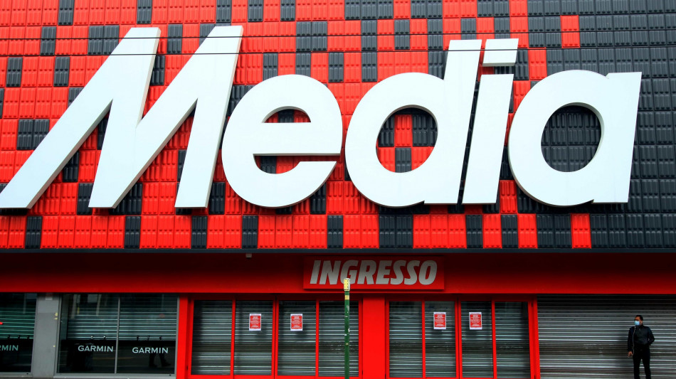 A gruppo cinese maggioranza holding Mediaworld-Saturn
