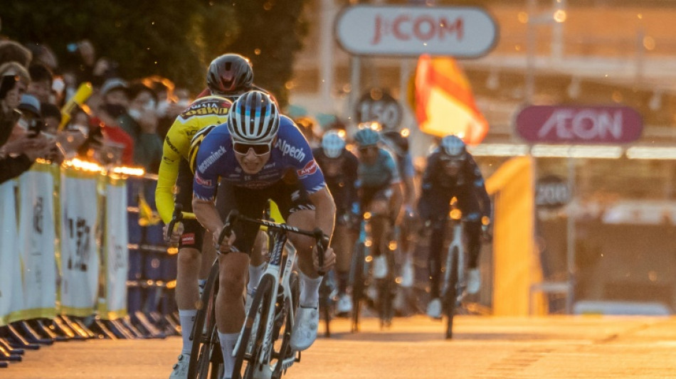 Philipsen pips Vingegaard in sprint finish at Saitama Criterium