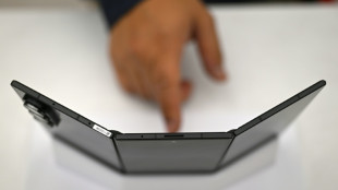 Samsung lanza su primer teléfono plegable triple