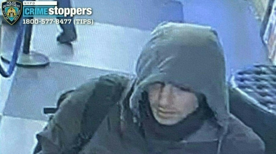 Pol&iacute;cia busca, com ajuda de imagens de c&acirc;meras de seguran&ccedil;a, assassino de CEO em Nova York