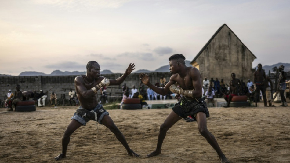 Luchadores de dambe nigerianos conquistan al p&uacute;blico con amuletos y talismanes