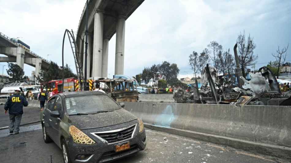 Explos&atilde;o de caminh&atilde;o de g&aacute;s deixa 4 mortos e 90 feridos na Cidade do M&eacute;xico
