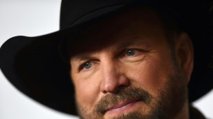 Astro do country Garth Brooks &eacute; acusado de estupro
