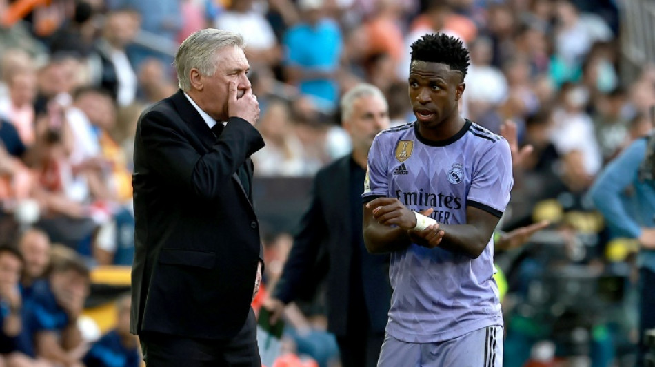 Vin&iacute;cius est&aacute; "emocionalmente bem", garante Ancelotti