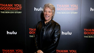 Jon Bon Jovi h&auml;lt Frau von Sprung von Br&uuml;cke ab
