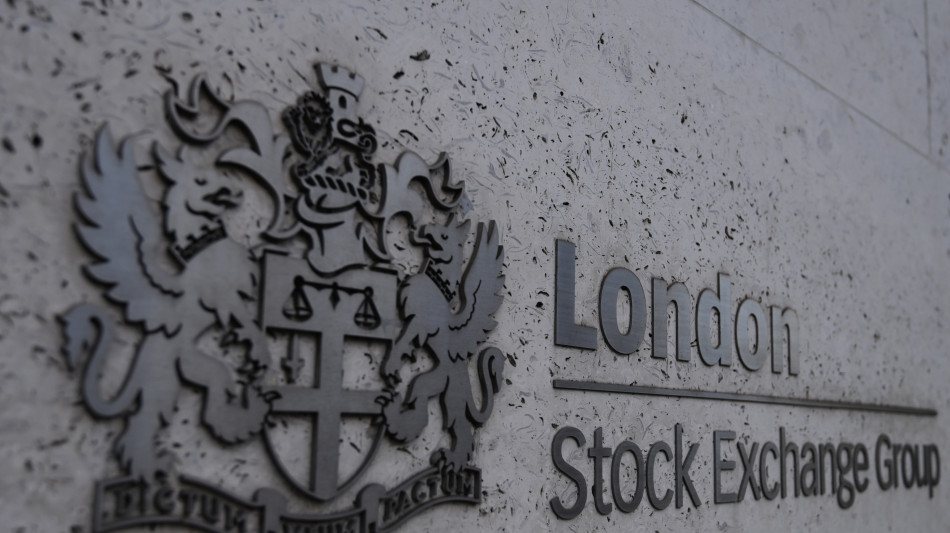 Borsa: in Europa risveglio positivo, Francoforte +0,8%