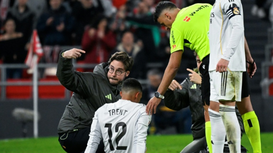 Alexander-Arnold estará unos dos meses de baja por lesión en un muslo