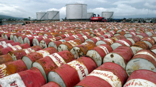 Prezzo petrolio in calo, Wti scambiato a 60,07 dollari