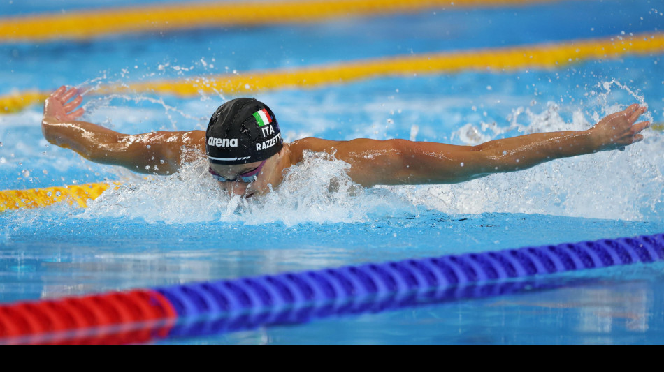 Europei nuoto: al via le prime batterie, Razzetti in finale nei 400 misti