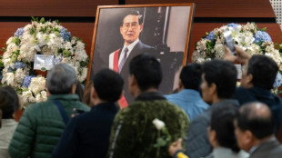 Simpatizantes comparecem em peso &agrave; cerim&ocirc;nia f&uacute;nebre de Fujimori
