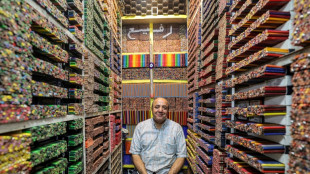 Au bazar de T&eacute;h&eacute;ran, une vie &agrave; c&eacute;l&eacute;brer les crayons de couleur