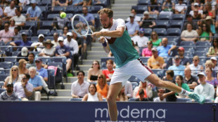 Medvedev powers into US Open second round