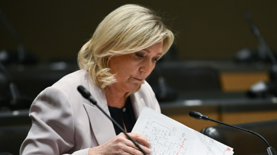 Kredit aus Moskau: Marine Le Pen weist Vorwurf zu gro&szlig;er Russland-N&auml;he zur&uuml;ck