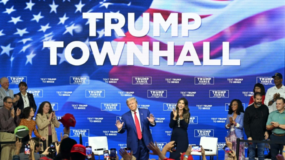 Harris remet en question la sant&eacute; de Trump apr&egrave;s un &eacute;trange &eacute;pisode musical