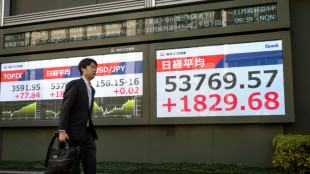 Bolsa de T&oacute;quio dispara com especula&ccedil;&atilde;o sobre elei&ccedil;&otilde;es