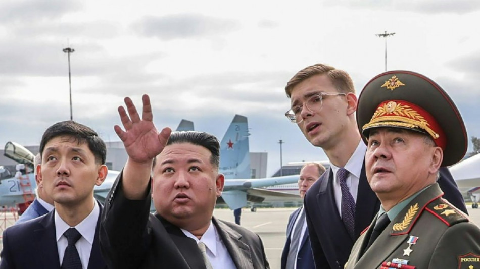 L&iacute;der norcoreano se re&uacute;ne con ministro ruso de Defensa y examina misiles