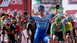Groves gana la 11&ordf; etapa de la Vuelta, Evenepoel sigue l&iacute;der y Alaphilippe abandona