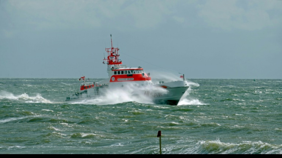 F&auml;hre mit fast 150 Menschen an Bord l&auml;uft zwischen Hiddensee und R&uuml;gen auf Grund