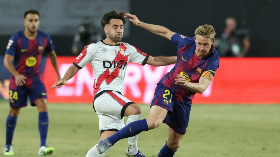 De Jong pens new Barca deal to 2029