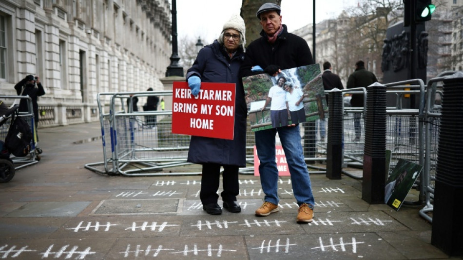 Mother of jailed Egyptian-UK activist returns to full hunger strike
