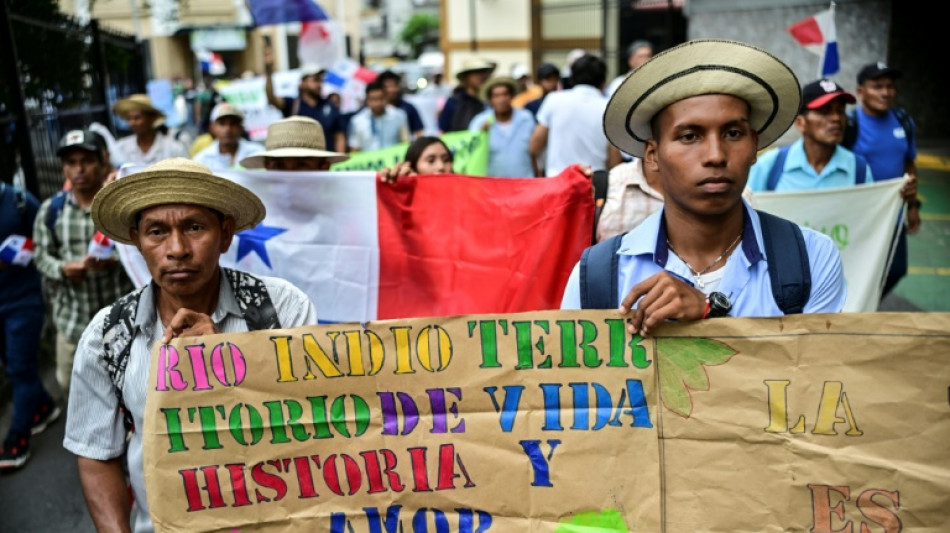 "No nos sacar&aacute;n ni vivos ni muertos", campesinos protestan contra un embalse en el canal de Panam&aacute;