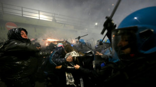 Protesto contra Jogos de Inverno termina em confrontos em Mil&atilde;o