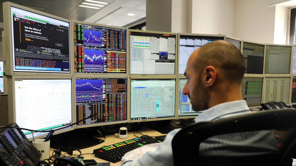 Borsa: l'Europa prova ad invertire la rotta, Milano -0,08%