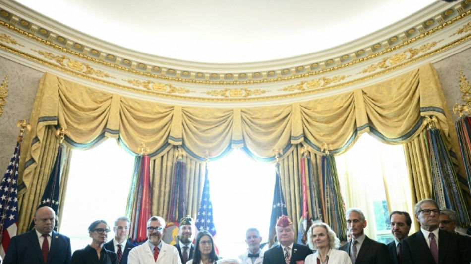 Trump ordena que maconha seja reclassificada como droga menos perigosa